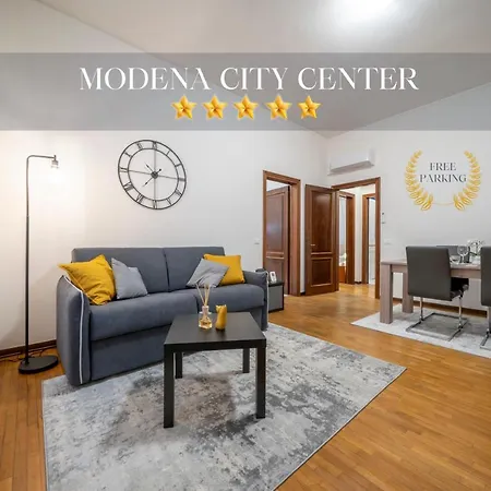 아파트 Ghirlandinafavoloso In Pieno Centro *