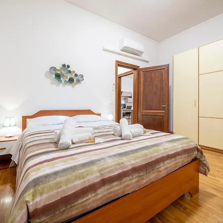 Ghirlandinafavoloso In Pieno Centro 모데나