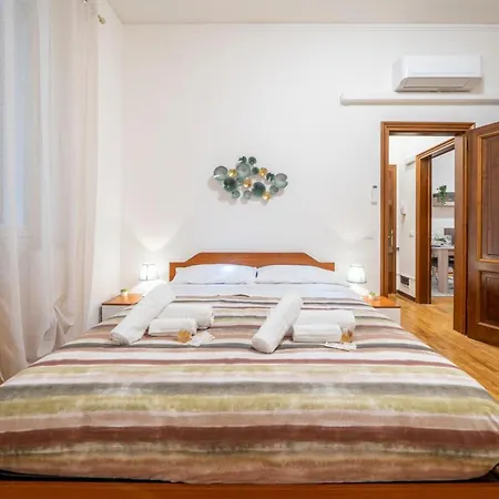 Ghirlandinafavoloso In Pieno Centro