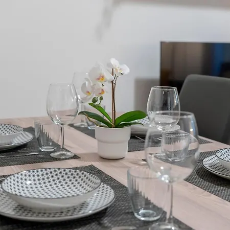 Ghirlandinafavoloso In Pieno Centro 아파트 *