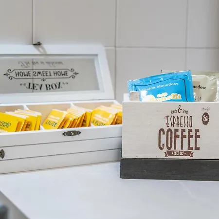 아파트 Ghirlandinafavoloso In Pieno Centro